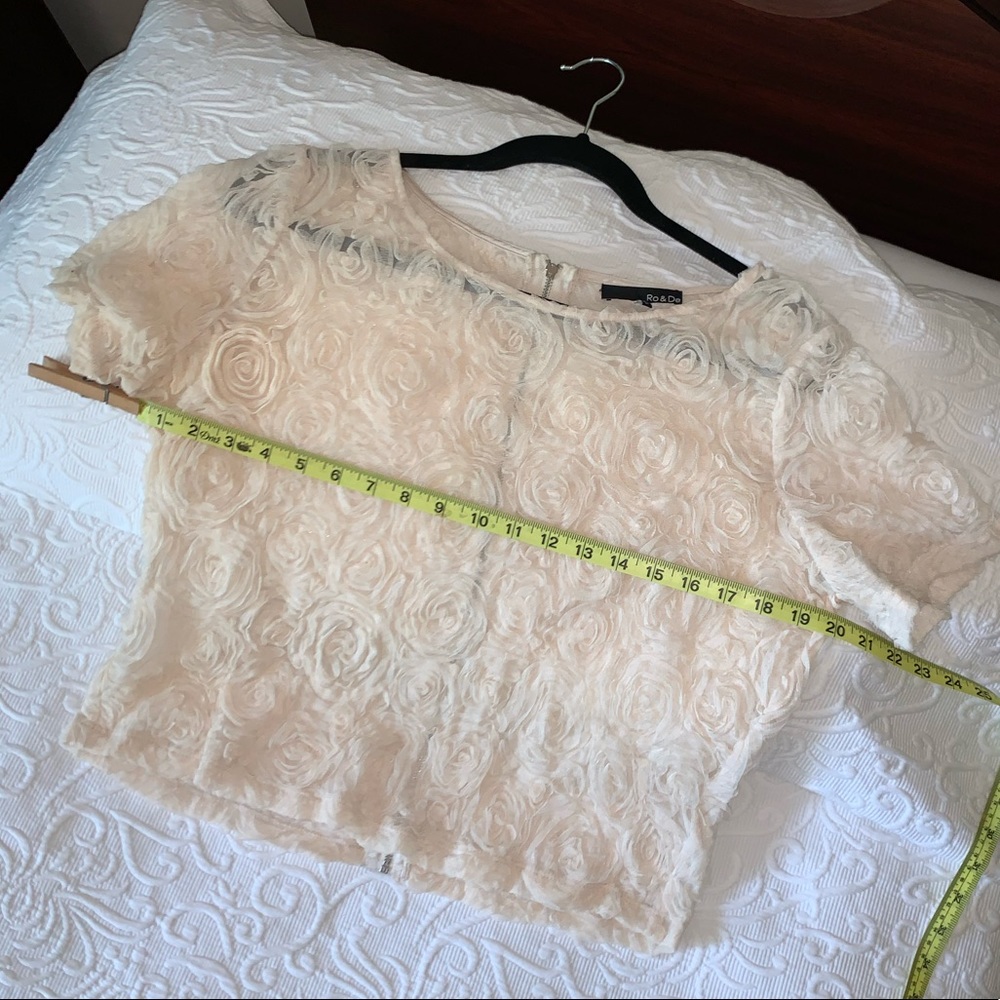 Ivory Roses Top - Picture 5 of 6
